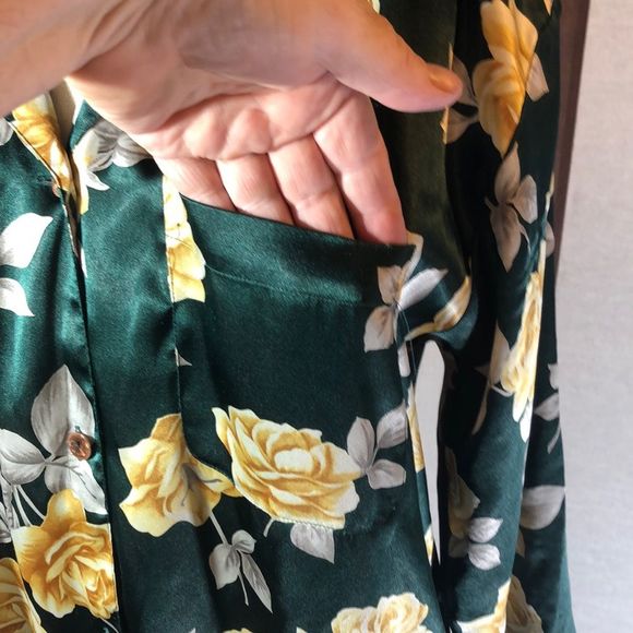 Victoria's Secret Green Floral Satiny Sleep Shirt Button Down Long Sleeve Size M - Picture 5 of 14